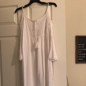 💗 ARIAT OFF SHOULDER BOHO WHITE DRESS 💗